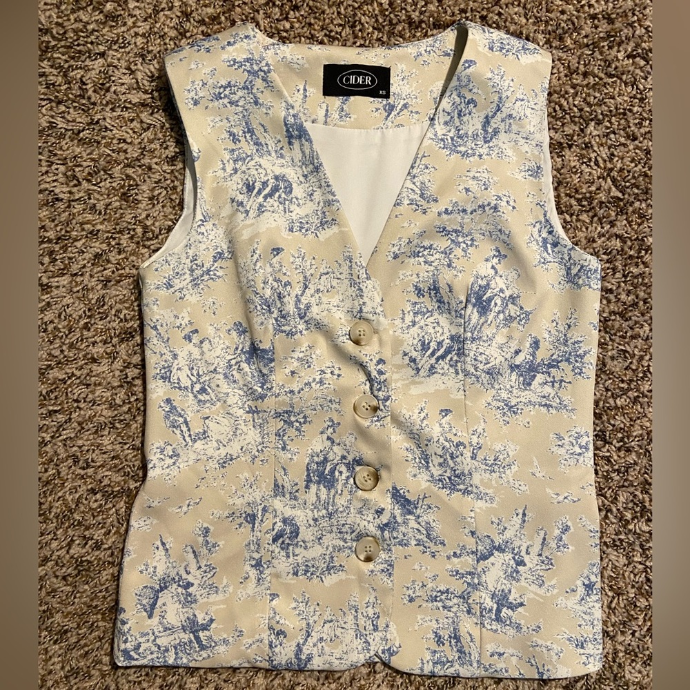 Cream Cider Vest
